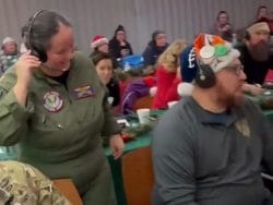 [CREDIT: NORAD Santa Tracker] Inside the NORAD Santa Tracking Center, where updates are provided in nine languages, including Japanese, pictured here.